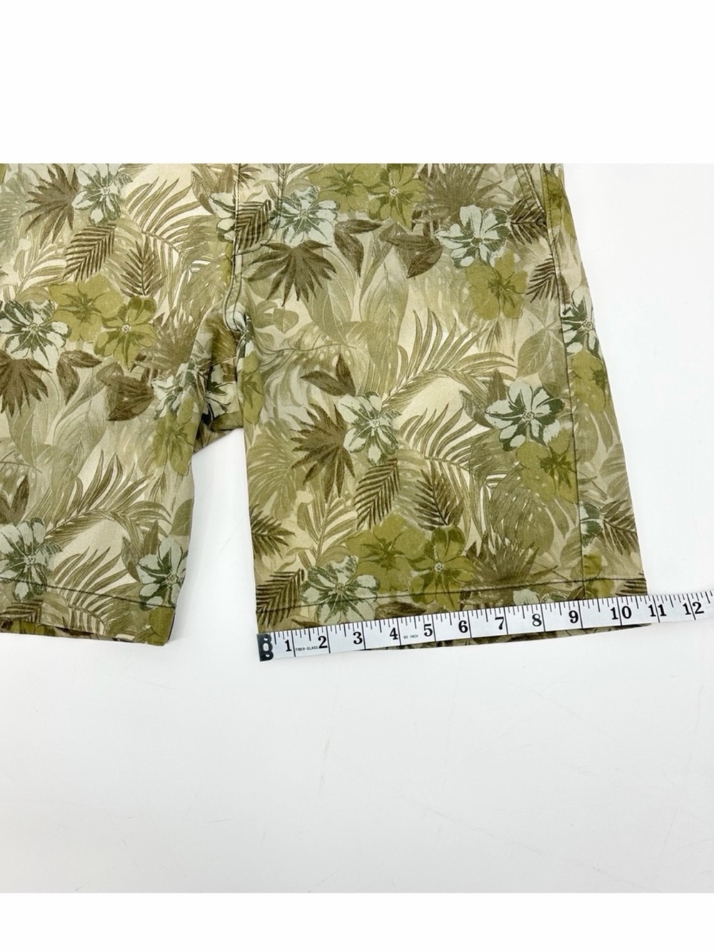 Tommy Bahama Men’s Khaki Green Floral Print Shorts Cotton Tencel Blend Size 33 - Picture 11 of 12
